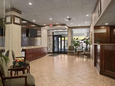 Travelodge By Wyndham Cambridge - Waterloo Экстерьер фото