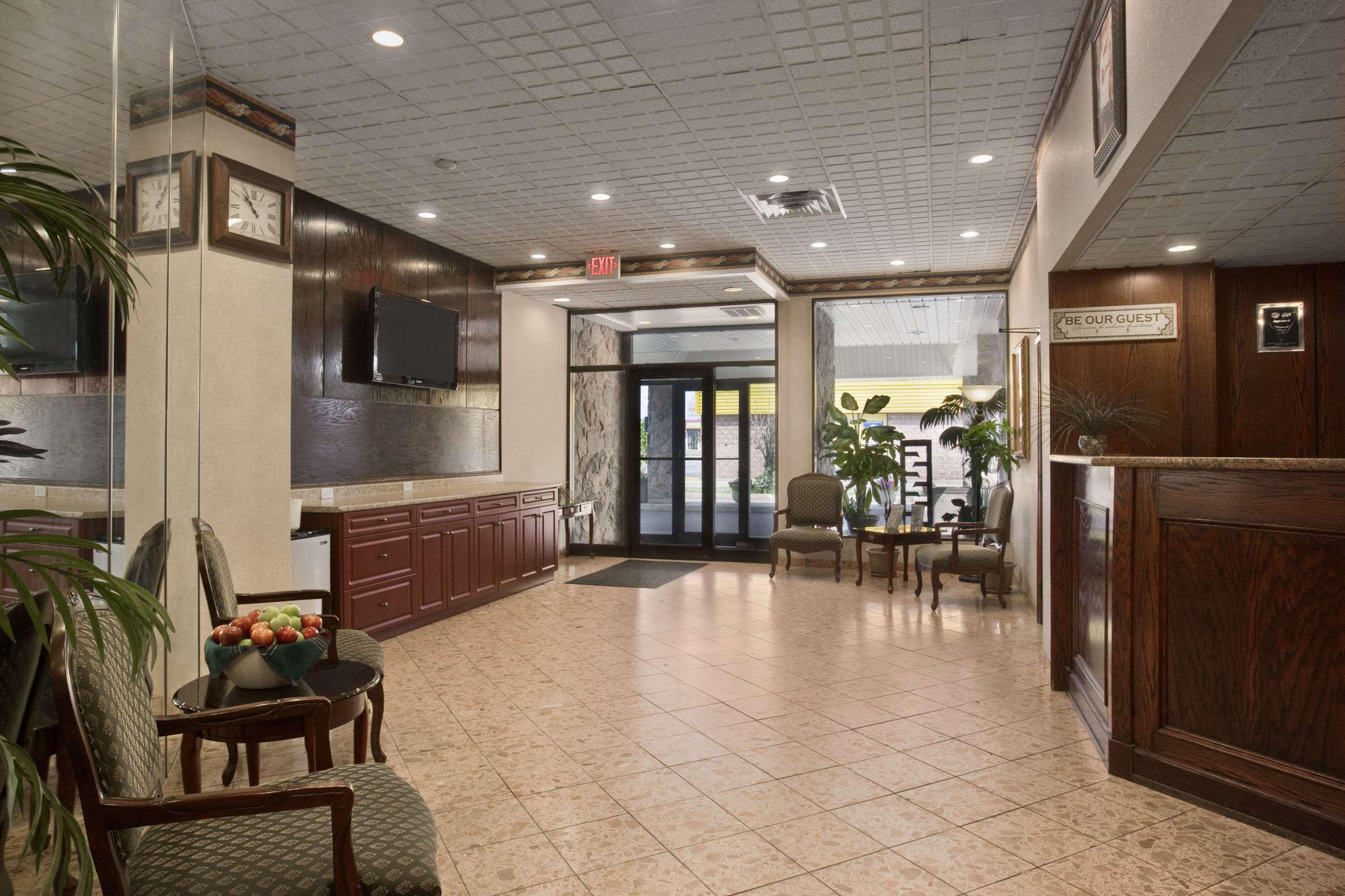 Travelodge By Wyndham Cambridge - Waterloo Экстерьер фото