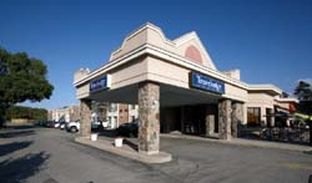 Travelodge By Wyndham Cambridge - Waterloo Экстерьер фото